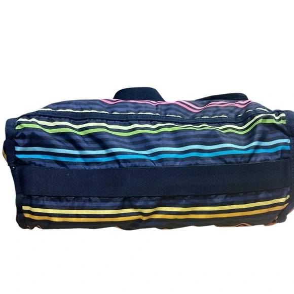 LeSportsac Essential Baby Weekender Bag Diaper Tote, excellent condition - Picture 3 of 8